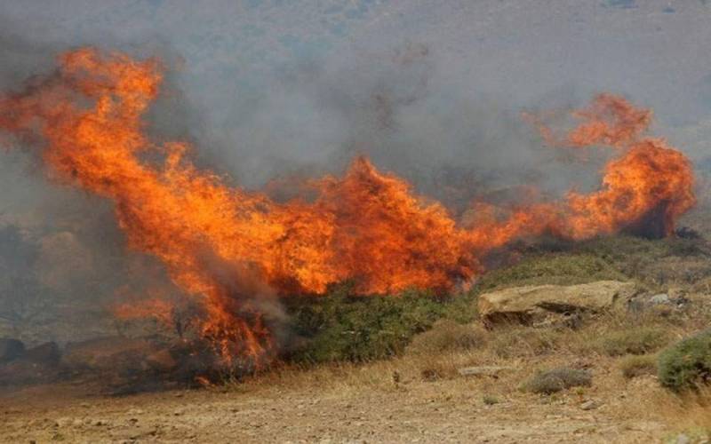 Φωτιά στον Αγιο Κήρυκο Ζακύνθου – Στην περιοχή πνέουν δυνατοί άνεμοι