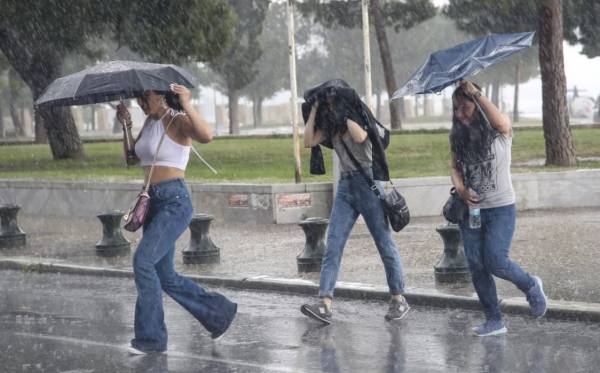 Μαρουσάκης: Ερχονται ισχυρές και μεγάλες σε διάρκεια βροχοπτώσεις (Βίντεο)
