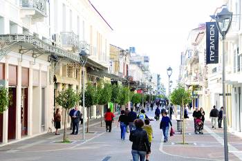 Αντιφατικές αντιδράσεις για τα κλειστά μαγαζιά