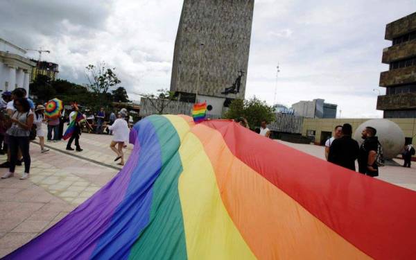 Η Κόστα Ρίκα η πρώτη χώρα στην Κεντρική Αμερική που επιτρέπει τους γάμους ομοφύλων