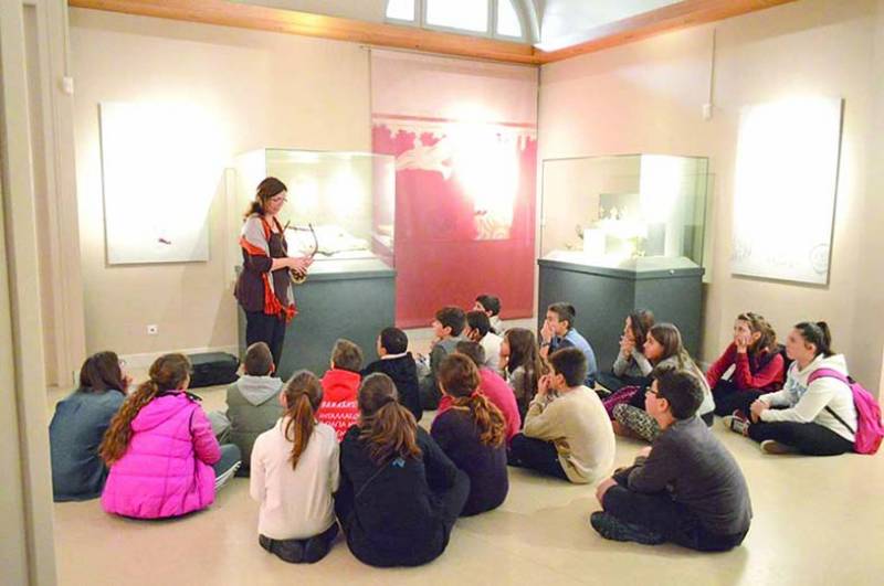 Το Αρχαιολογικό Μουσείο Μεσσηνίας προσελκύει μικρούς και μεγάλους (φωτογραφίες)
