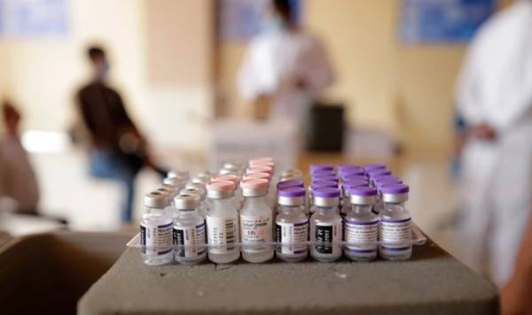 Κορονοϊός - FDA: «Πράσινο φως» για τη χορήγηση της τρίτης δόσης του εμβολίου για όλους τους ενήλικες