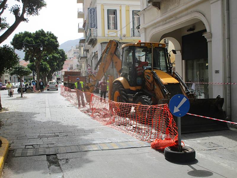 Σταμπωτό δάπεδο στο πλακόστρωτο της 23ης Μαρτίου