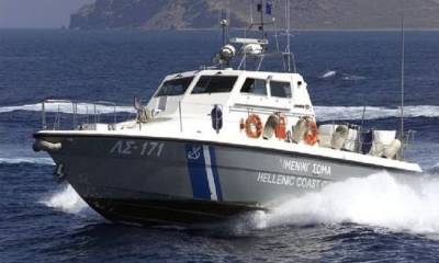Δύο συλλήψεις μετά τον εντοπισμό ιστιοφόρου με μετανάστες ανοιχτά της Κυπαρισσίας