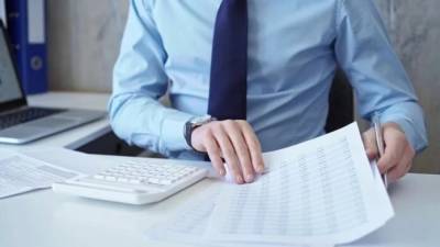 ΑΑΔΕ: Απλοποιείται η διακοπή εργασιών για επαγγελματίες και επιχειρήσεις