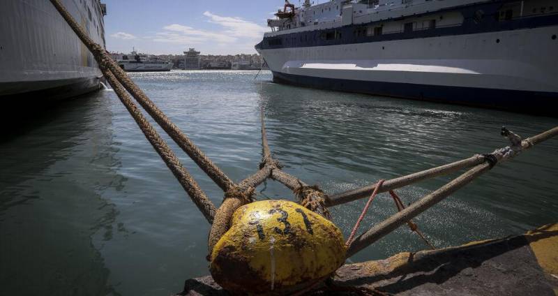 Δένουν κάβους από αύριο και για 48 ώρες τα πλοία - Απεργία με προοπτική κλιμάκωσης, εξήγγειλε η ΠΝΟ που ζητά αυξήσεις στις ΣΣΕ