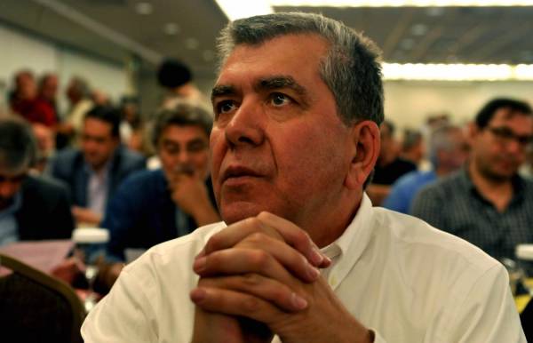 Δημοψήφισμα ή εκλογές ζητάει ο Αλ. Μητρόπουλος μετά τη δικοπή των διαπραγματεύσεων