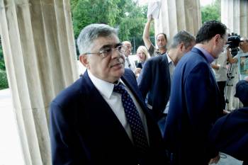 Δεν θα λάβει μέρος στο συμβούλιο πολιτικών αρχηγών ο Μιχαλολιάκος