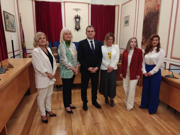 Καλαμάτα: Ακόμα 5 γυναίκες στον συνδυασμό Βασιλόπουλου - 45 ως τώρα οι υποψήφιοι (βίντεο)