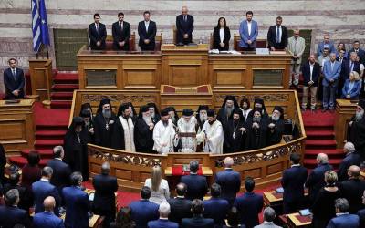 Ορκίστηκε η νέα Βουλή (Βίντεο)