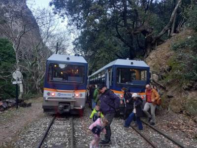 Οδοντωτός: Προκαταρκτική εξέταση μετά τον εγκλωβισμό επιβατών λόγω κατολίσθησης