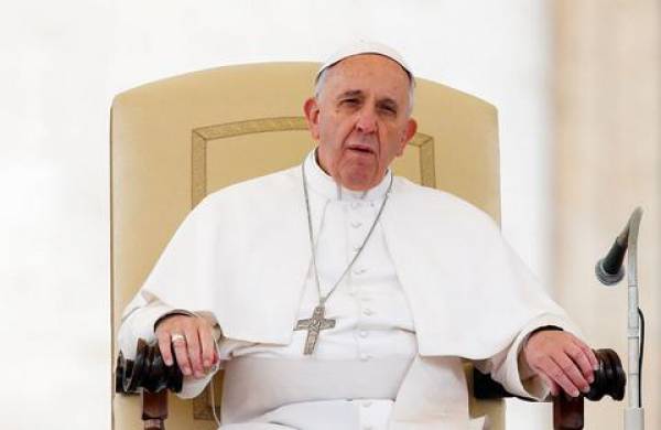 "Δεν είμαι κομμουνιστής" λέει ο Πάπας Φραγκίσκος