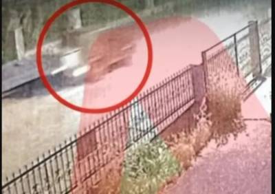 Μεσολόγγι: Η στιγμή που ο 31χρονος έχει μπει στο όχημα του κρεοπώλη (Βίντεο)