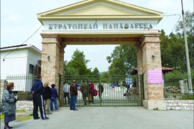 Ορκωμοσία νεοσύλλεκτων στο στρατόπεδο Καλαμάτας