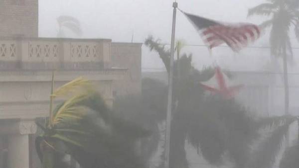 ΗΠΑ: Στο έλεος του τυφώνα «Ίαν» η Φλόριντα (βίντεο)