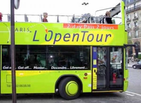 Συζήτηση για τη διαδρομή του τουριστικού λεωφορείου στην Καλαμάτα