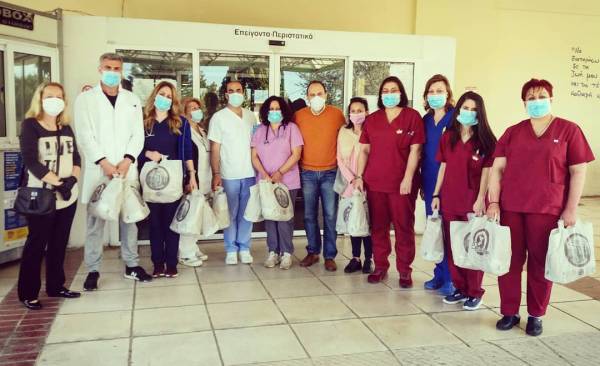 Συμβολική επίσκεψη Συλλόγου Τριτέκνων ανήμερα το Πάσχα στο Νοσοκομείο Καλαμάτας (φωτογραφίες)