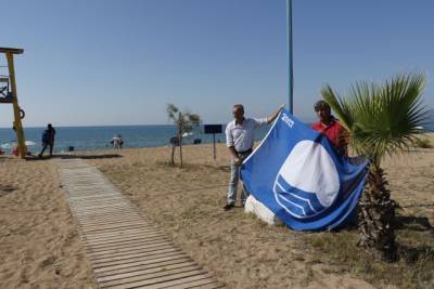 Κυματίζει στην Μπούκα η Γαλάζια Σημαία (βίντεο)