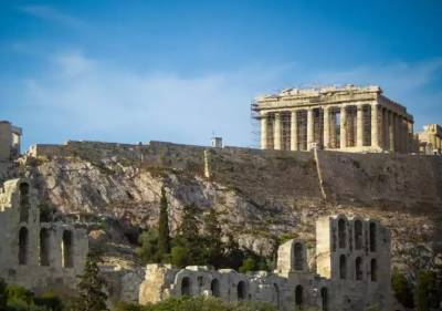 Τραγωδία στην Ακρόπολη: Νεκρή τουρίστρια - Έπεσε από τα βράχια του Αγίου Παύλου