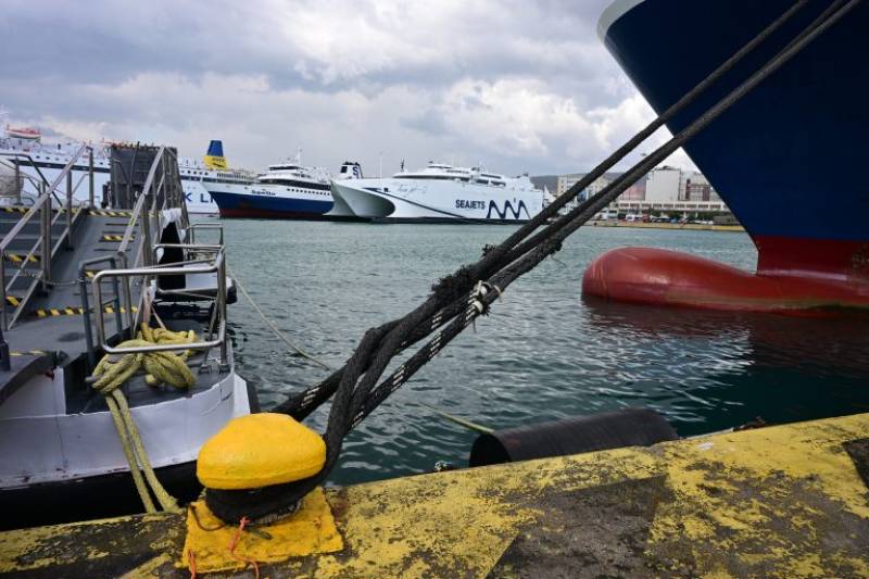 Απαγορευτικό απόπλου σε Πειραιά και Λαύριο (βίντεο)