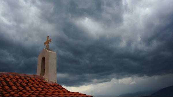 Δεκαπενταύγουστος: Ισχυρές καταιγίδες στη Βόρεια Ελλάδα - Υψηλές θερμοκρασίες στην υπόλοιπη χώρα