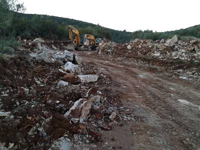 Μήνυση από πρόεδρο Καλλιρρόης για τη συνέχιση έργων στη μονάδα απορριμμάτων