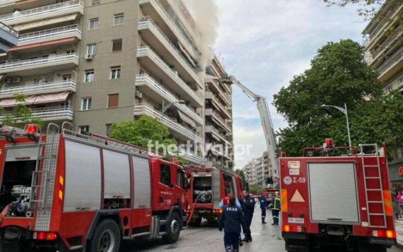 Θεσσαλονίκη: Νεκρός 86χρονος από φωτιά σε διαμέρισμα (Βίντεο)
