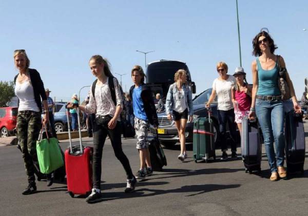Οι ρώσοι τουρίστες επιλέγουν Ρωσία, Τουρκία και Ελλάδα για τις διακοπές τους