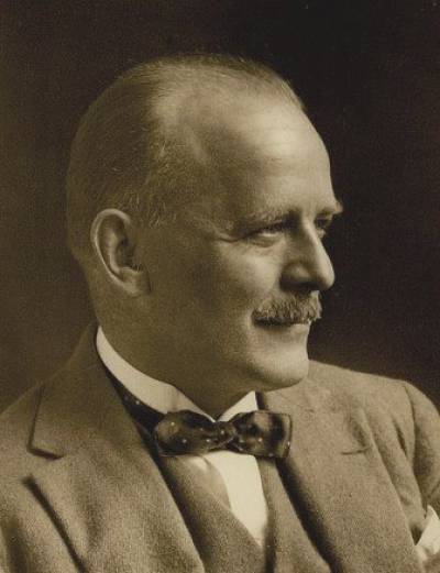 Ο René Puaux
