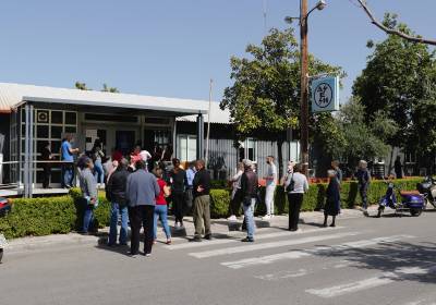 Καλαμάτα: Με μεγάλες ουρές άνοιξε και πάλι η ΔΕΗ