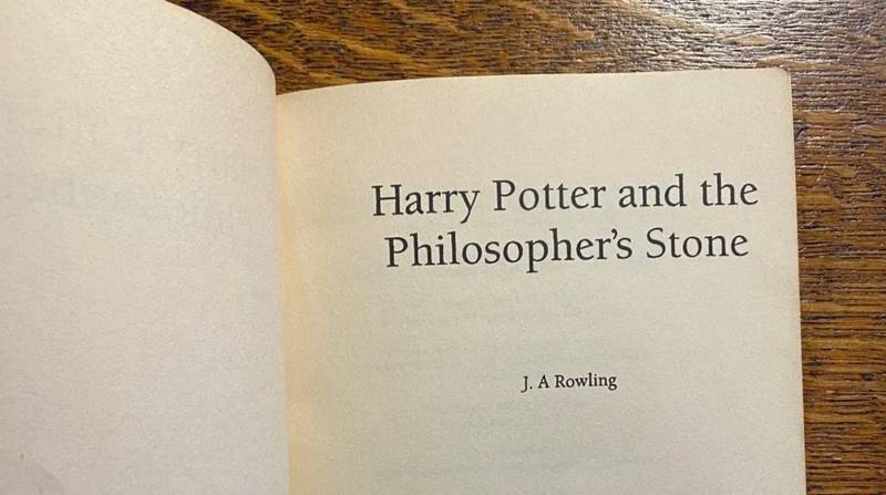 Χάρι Πότερ: Βιβλίο της πρώτης έκδοσης της σειράς πωλήθηκε 11.000 αγγλικές λίρες σε δημοπρασία
