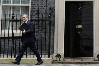 Πολιτικός σεισμός στη Βρετανία: Σε κρίσιμη δοκιμασία ο Στάρμερ