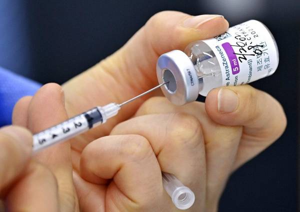 ΕΕ: Το εμβόλιο της AstraZeneca δεν συνδέεται με αυξημένο κίνδυνο θρόμβων (βίντεο)