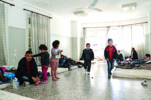 Στην Κυλλήνη μεταφέρθηκαν από την Καλαμάτα οι 19 μετανάστες 
