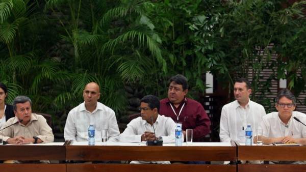 Κολομβία: Κυβέρνηση και αντάρτες διαπραγματεύονται νέα κατάπαυση του πυρός