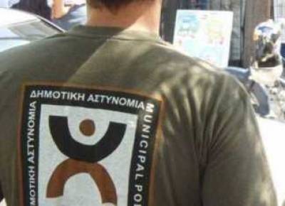 Καλαμάτα: Ταξί παρέσυρε δημοτικό αστυνομικό εν ώρα υπηρεσίας