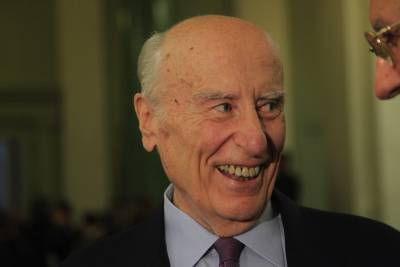 O Πέτρος Θέμελης "αποχαιρετά" τον Γιάννη Κωστόπουλο