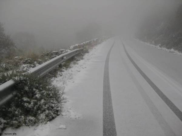 Κυριακή με χιόνια σε Πελοπόννησο και άλλες περιοχές της χώρας
