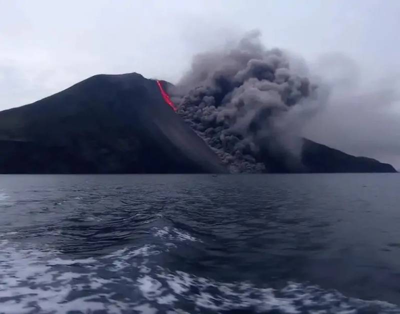 Ιταλία: Εξερράγη το ηφαίστειο Στρόμπολι (βίντεο)
