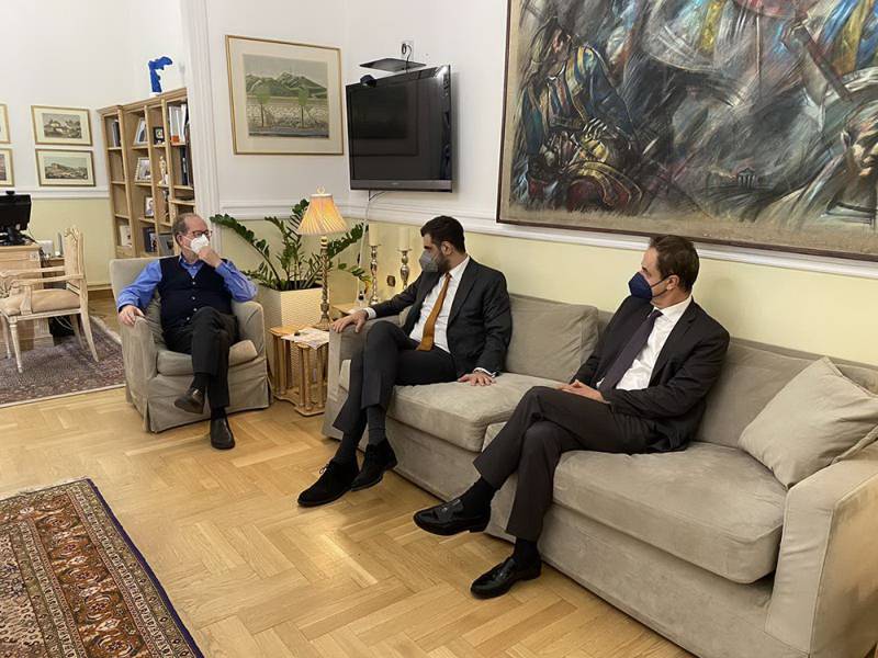 Τη διαχείριση των σκουπιδιών παρουσίασε στον Μαρινάκη ο Νίκας