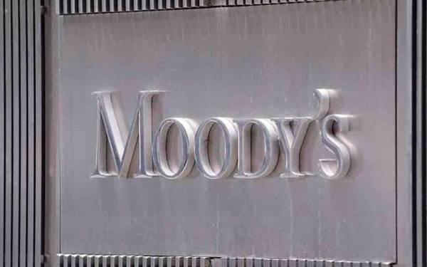 Moody’s: Θετική για τις τράπεζες η ανάθεση περισσότερων «κόκκινων δανείων» σε εξειδικευμένες εταιρείες
