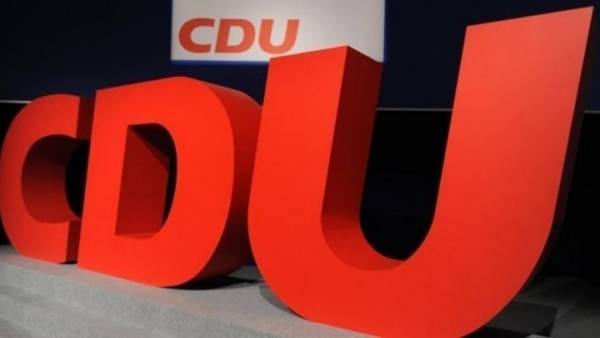 Πολιτικοί του CDU καλούν τη ΝΔ να υπερψηφίσει τη Συμφωνία των Πρεσπών
