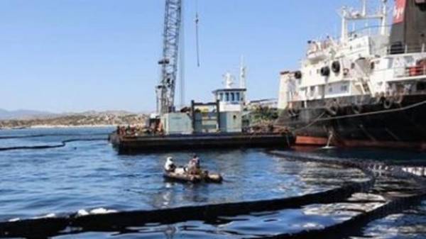 Ποινική δίωξη κατά παντός υπευθύνου, για το ναυάγιο και τη ρύπανση του «Αγία Ζώνη ΙΙ», άσκησε η εισαγγελία Πειραιά