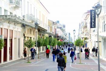 Η Καλαμάτα στο πιλοτικό κυριακάτικο ωράριο;