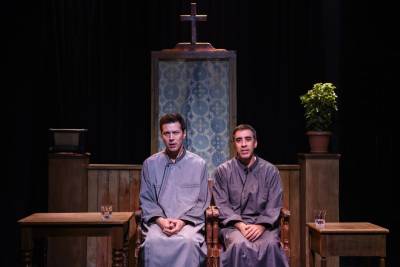 «Hλιος με δόντια» στο θέατρο Μπέλλο