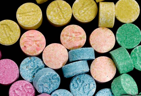 Ενα βήμα πιο κοντά στη χρήση της ψυχεδελικής ουσίας «έκσταση» (MDMA) για τη θεραπεία του μετατραυματικού στρες