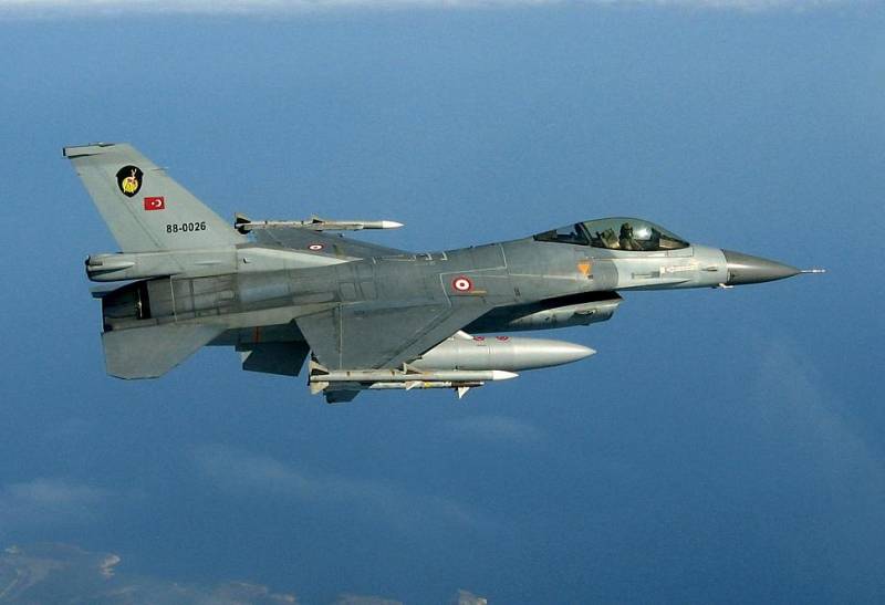 Τουρκικά F-16 πέταξαν πάνω από Λειψούς και Αρκιούς