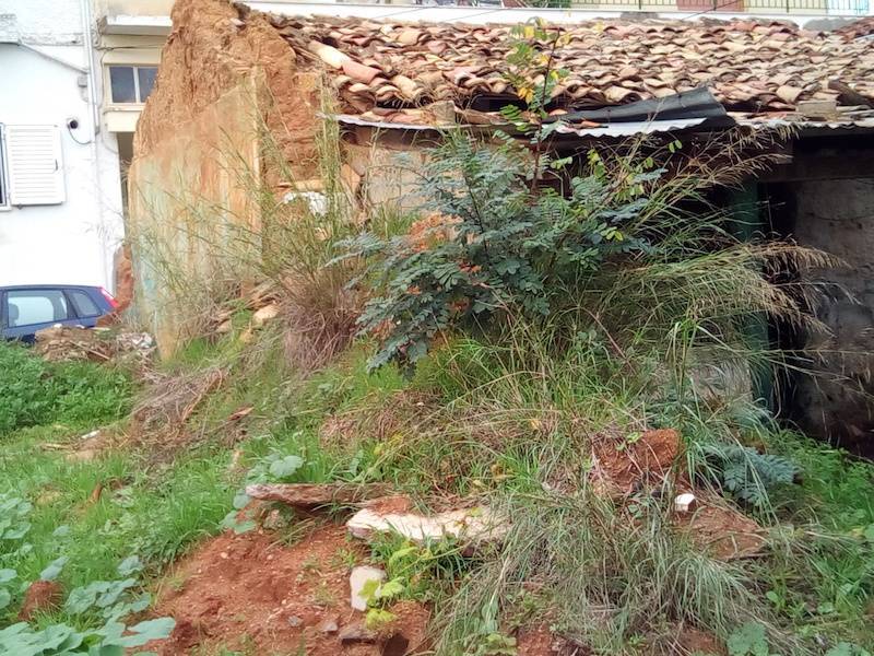 Λάσκαρης: “Ετοιμόρροπο κτήριο, αποτελεί υγειονομική βόμβα στη Μεσσήνη”