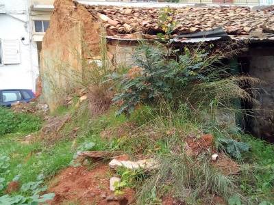 Λάσκαρης: “Ετοιμόρροπο κτήριο, αποτελεί υγειονομική βόμβα στη Μεσσήνη”