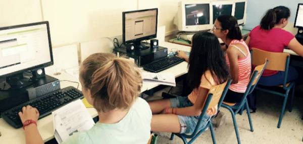 GIRLS CODING: Μαθήματα Ψηφιακού Κώδικα για μαθήτριες 12-17 ετών